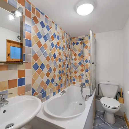 Familial Pour 8 A Le Praz Avec Wifi - Fr-1-568-44 * Courchevel